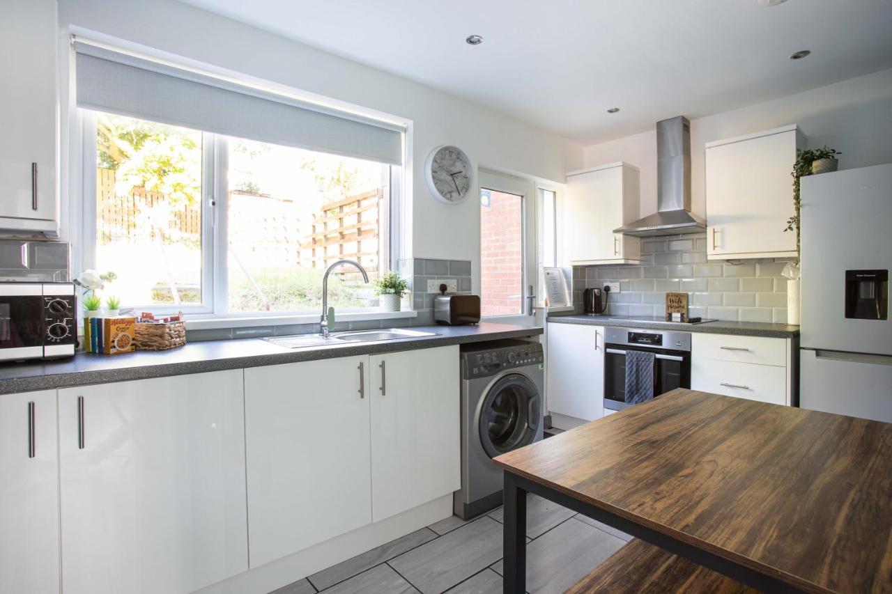 Fully Refurbished North Belfast Home Exterior photo