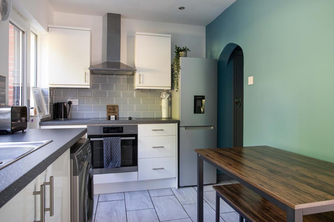 Fully Refurbished North Belfast Home Exterior photo