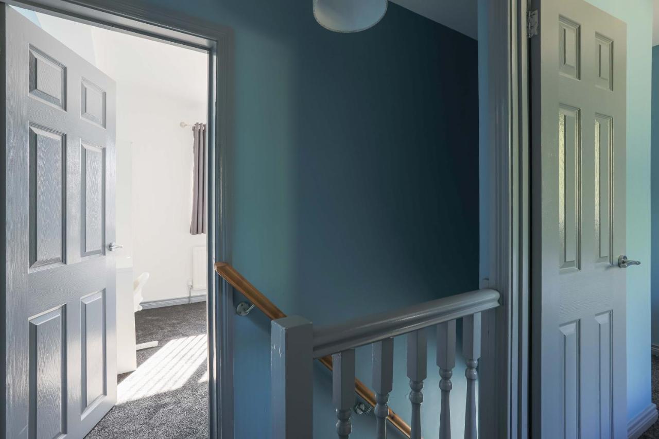 Fully Refurbished North Belfast Home Exterior photo